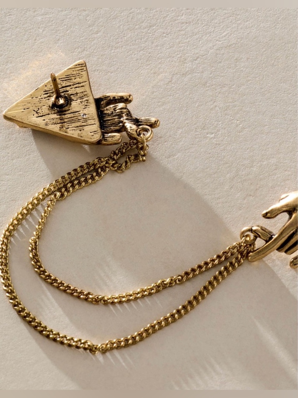 NEW Free People Helping Hands Pin Set Brooch in Gold - Picture 3 of 6